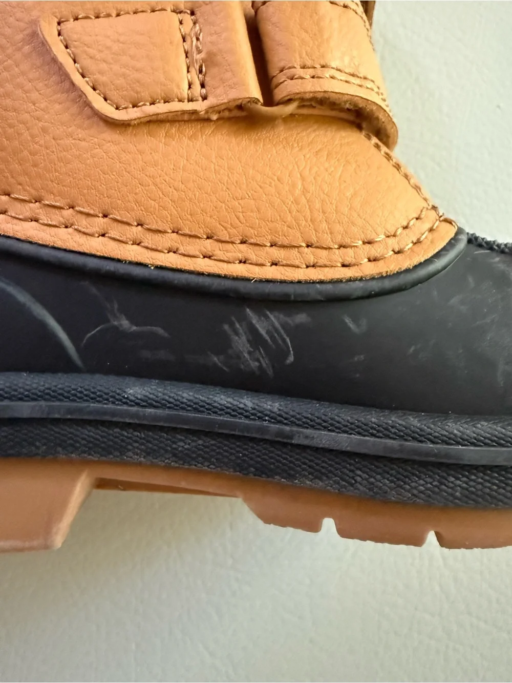 Cat & Jack Kids Tan Snow Boots Waterproof Sizes 5 Toddler - New w Tags - Scuffs